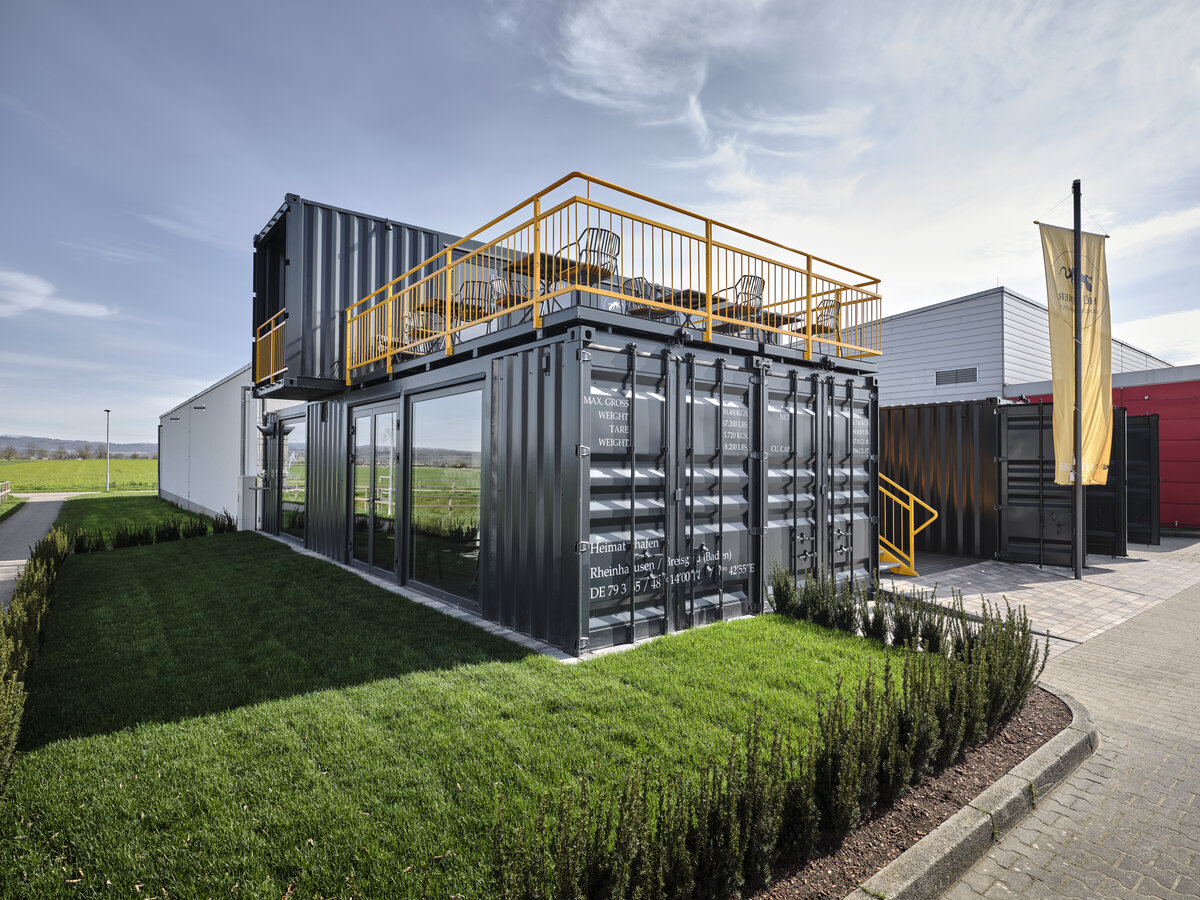 Restauracja z kontenerów oceanicznych