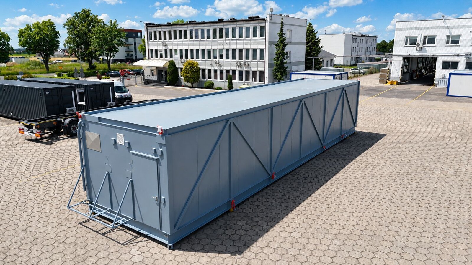 Wielkogabarytowy kontener techniczny